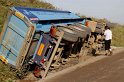 LKW umgestuerzt Koeln Bickendorf Freimersdorferstr P11